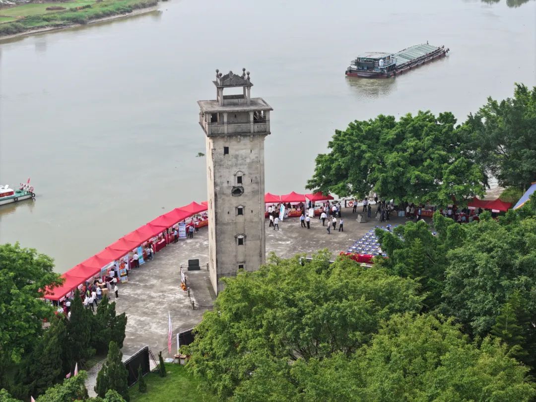 共筑國(guó)家安全防護(hù)網(wǎng)！“傳承僑鄉(xiāng)愛(ài)國(guó)情”主題黨日活動(dòng)在赤坎鎮(zhèn)舉行